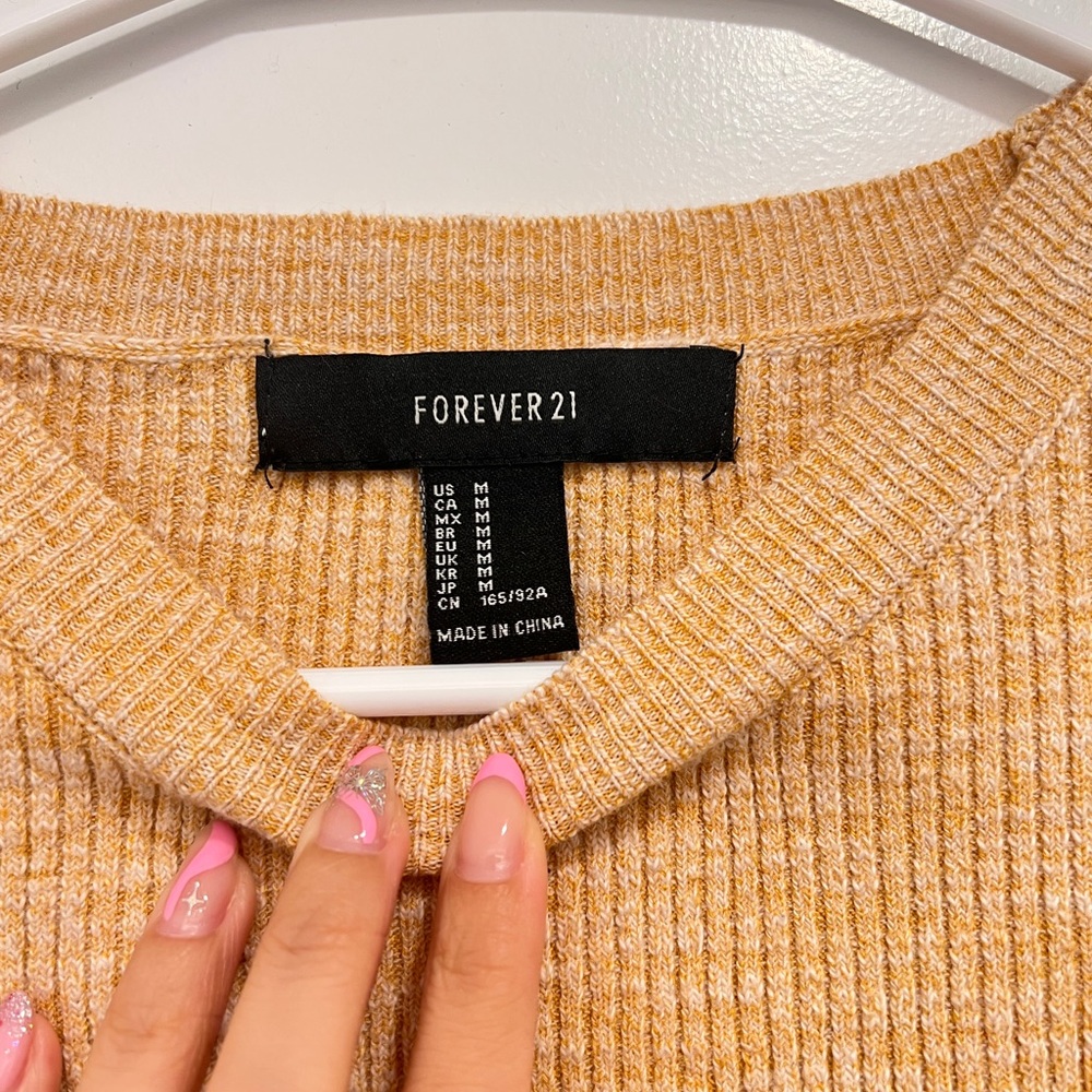 Yellow top - Picture 2 of 2